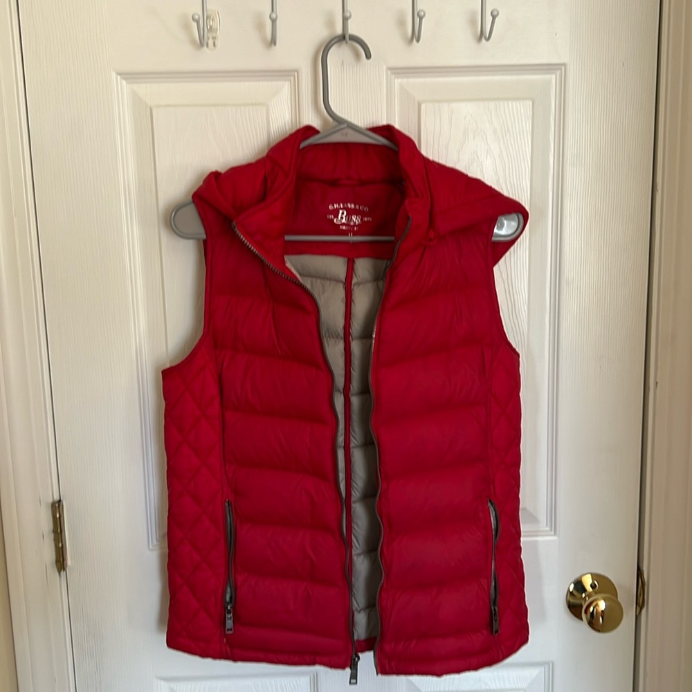 G.H. Bass & Co. Red feather lined vest with detachable hood. Worn 3-5 times.